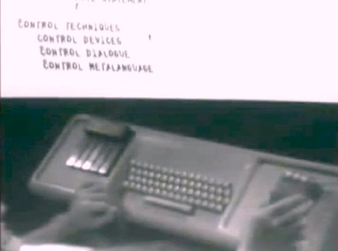Englebart demonstruje myszkę i interfejs graficzny w 1968 roku